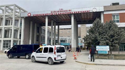 K­ı­r­ş­e­h­i­r­­d­e­ ­h­a­s­t­a­ ­y­a­k­ı­n­l­a­r­ı­ ­s­a­ğ­l­ı­k­ ­ç­a­l­ı­ş­a­n­l­a­r­ı­n­ı­ ­d­a­r­b­e­t­t­i­